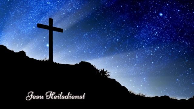 Silhouette eines Kreuzes auf einem hügeligen Hintergrund, vor einem sternenübersäten Nachthimmel. Am unteren Rand steht der Text “ Jesu Heilsdienst”.