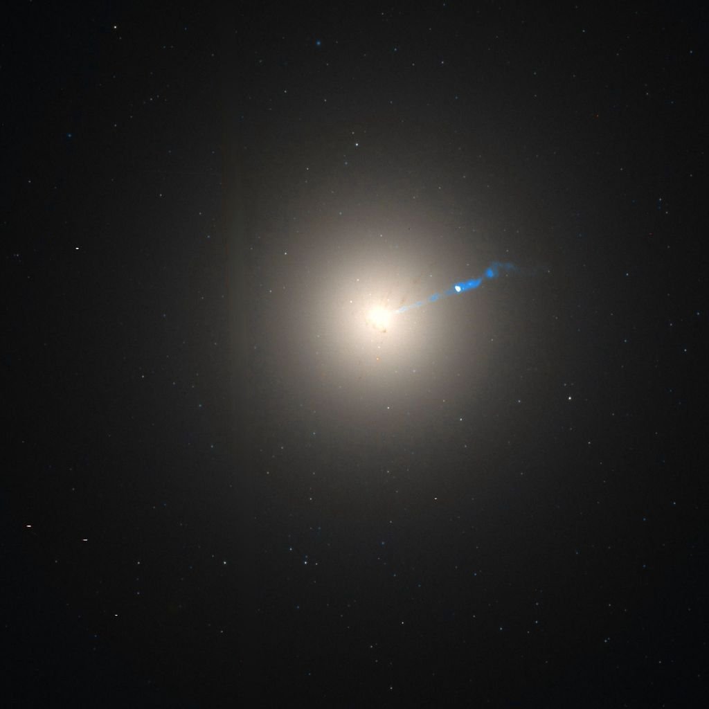 Die Materie-Fahne von M87